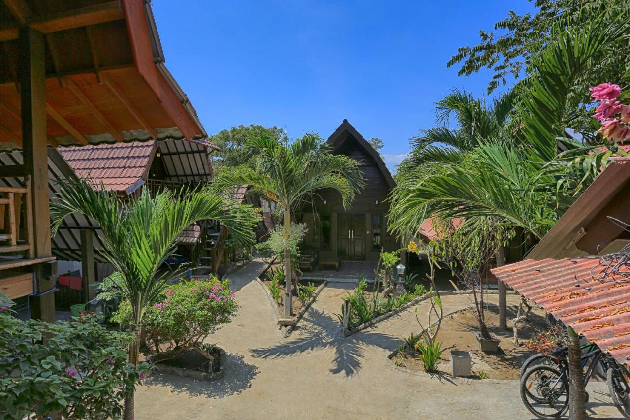 Oyo 1365 Sunrise Lumbung Hotell Gili Trawangan Eksteriør bilde