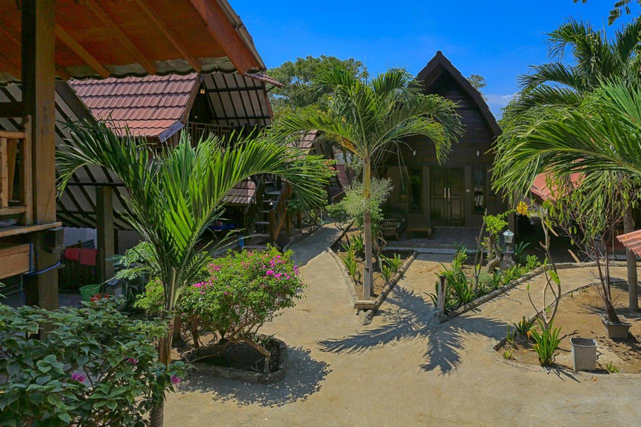 Oyo 1365 Sunrise Lumbung Hotell Gili Trawangan Eksteriør bilde
